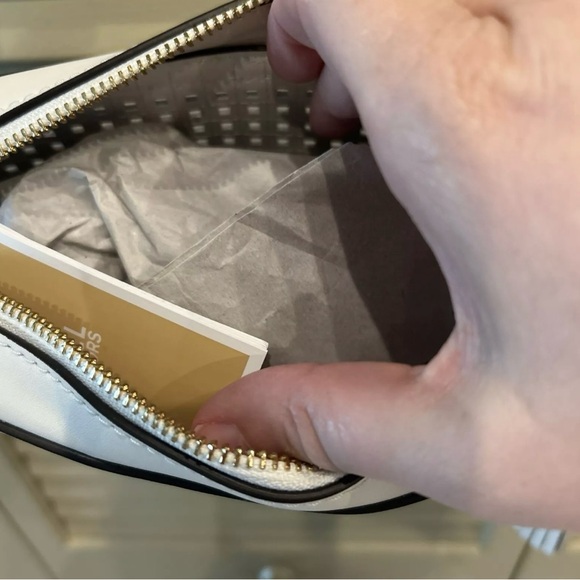 Michael Kors White Crossbody Bag - Picture 7 of 9